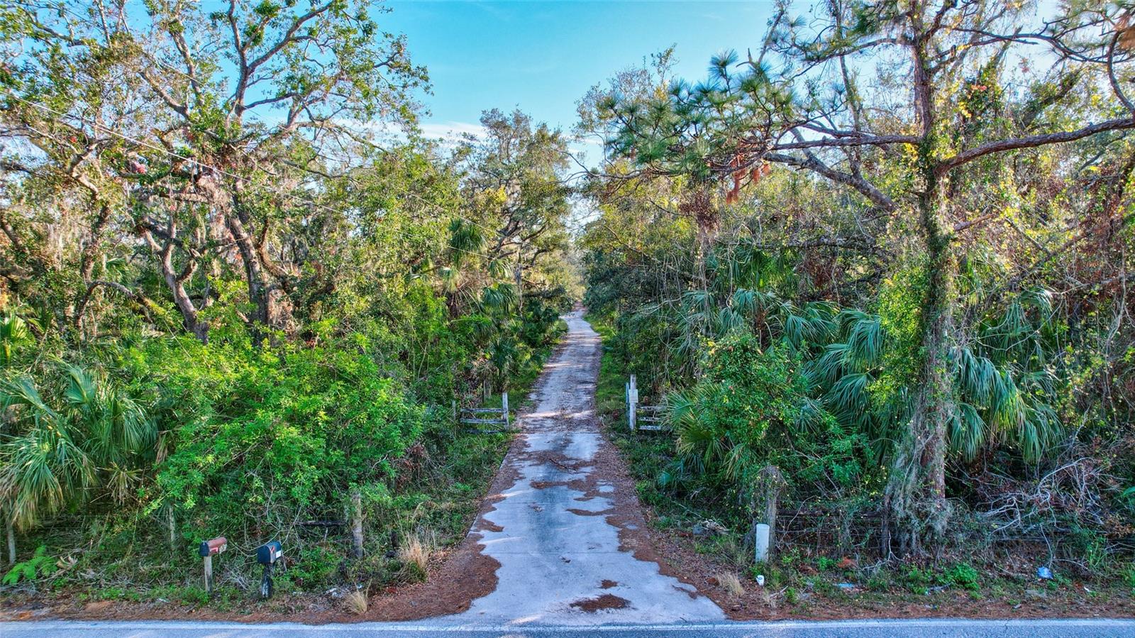 8330 LINGER LODGE RD, BRADENTON, FL, 34202