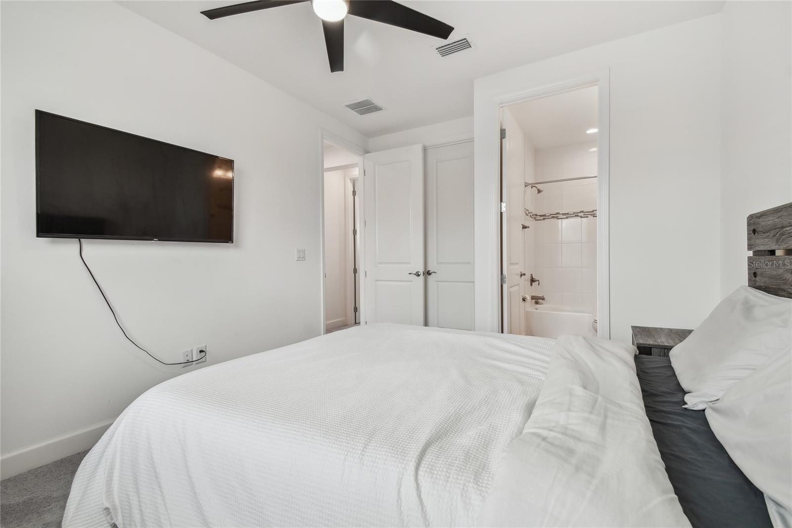 3135 GREAT BANYAN WAY, WESLEY CHAPEL, FL, 33543