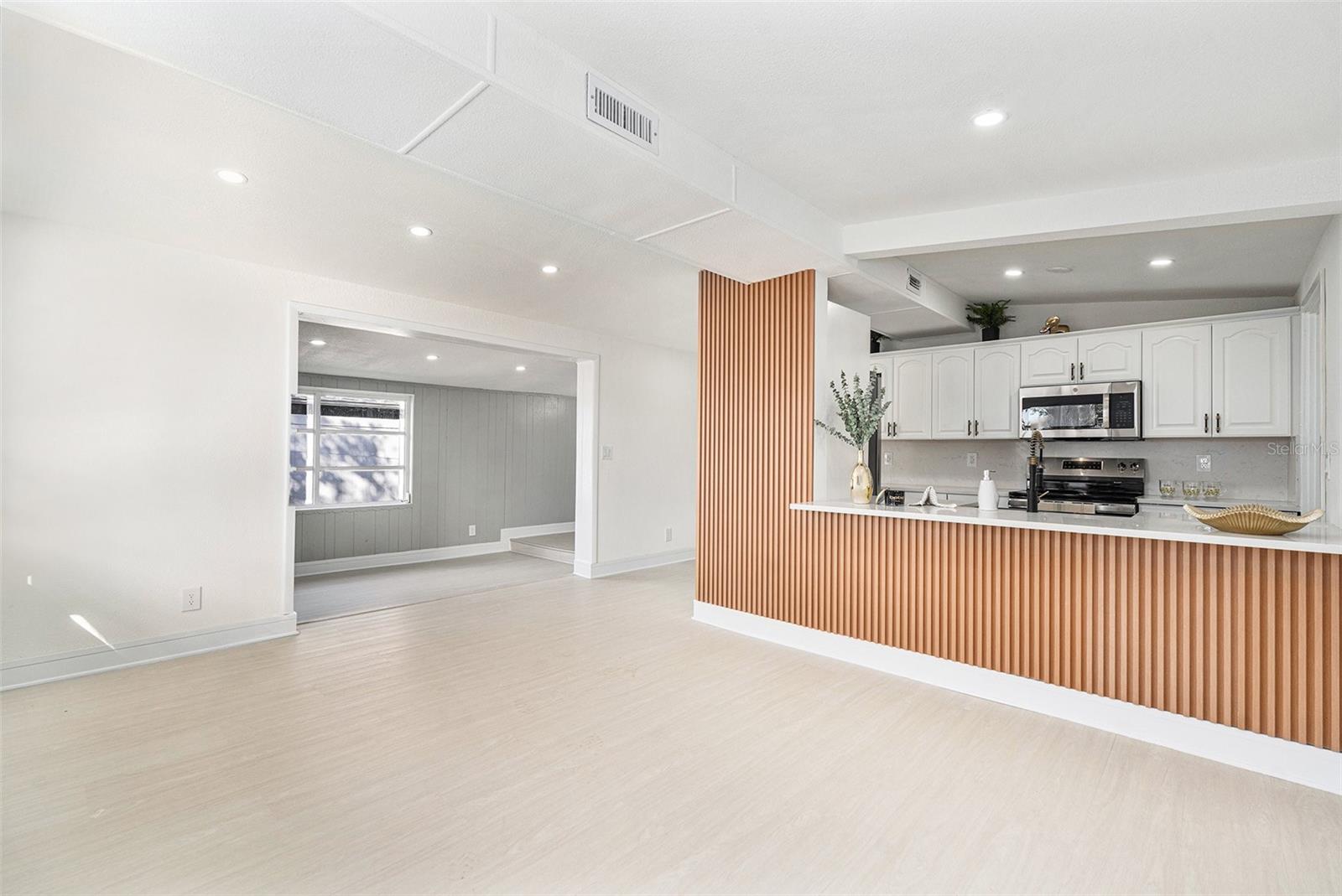 7007 N HUBERT AVE, TAMPA, FL, 33614