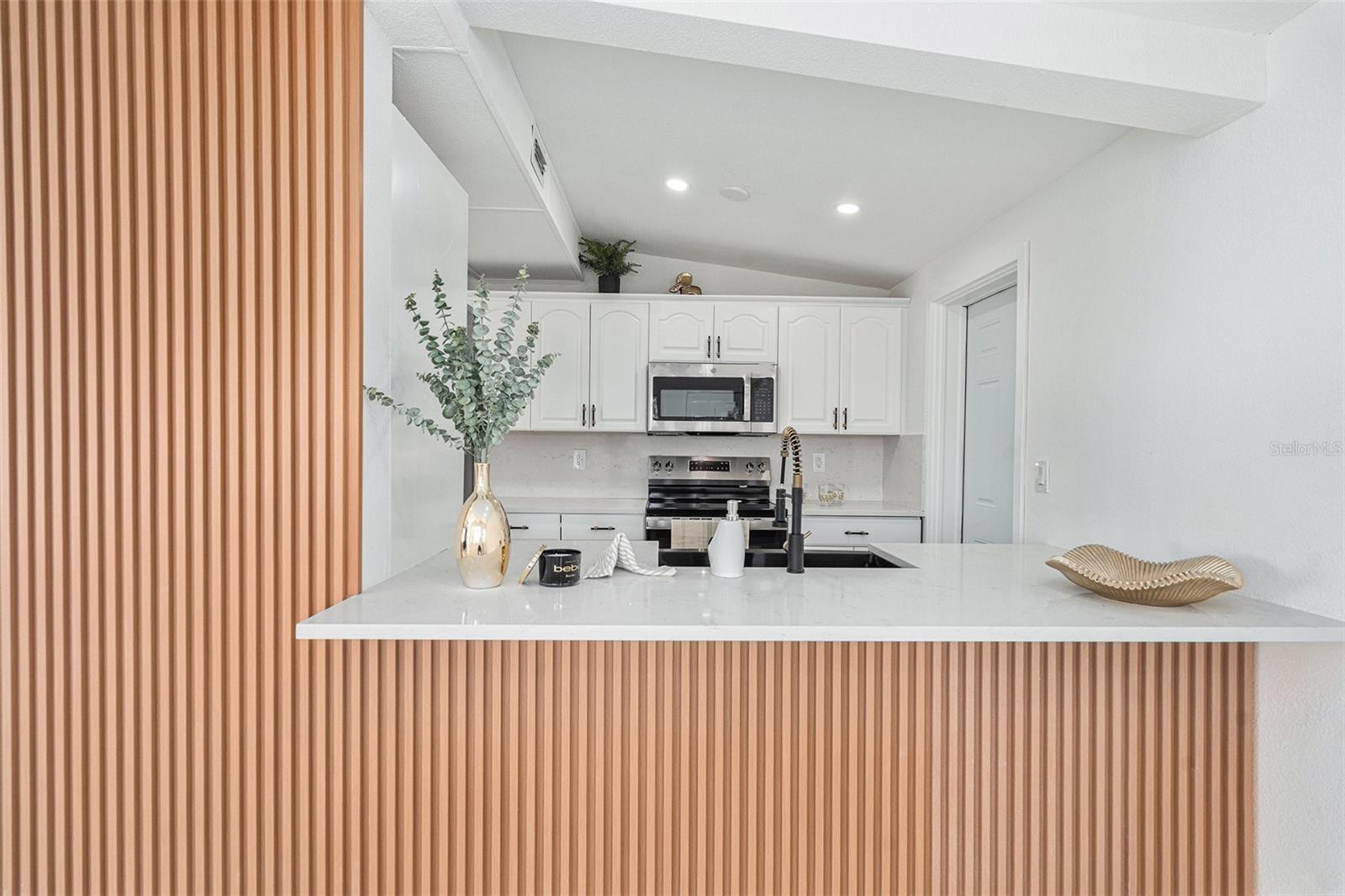 7007 N HUBERT AVE, TAMPA, FL, 33614