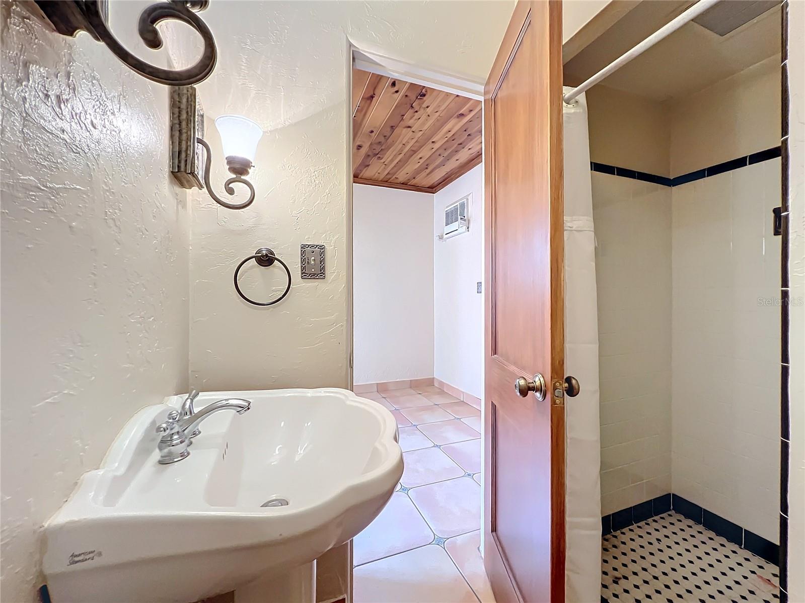 1138 OVERBROOK DR, ORLANDO, FL, 32804