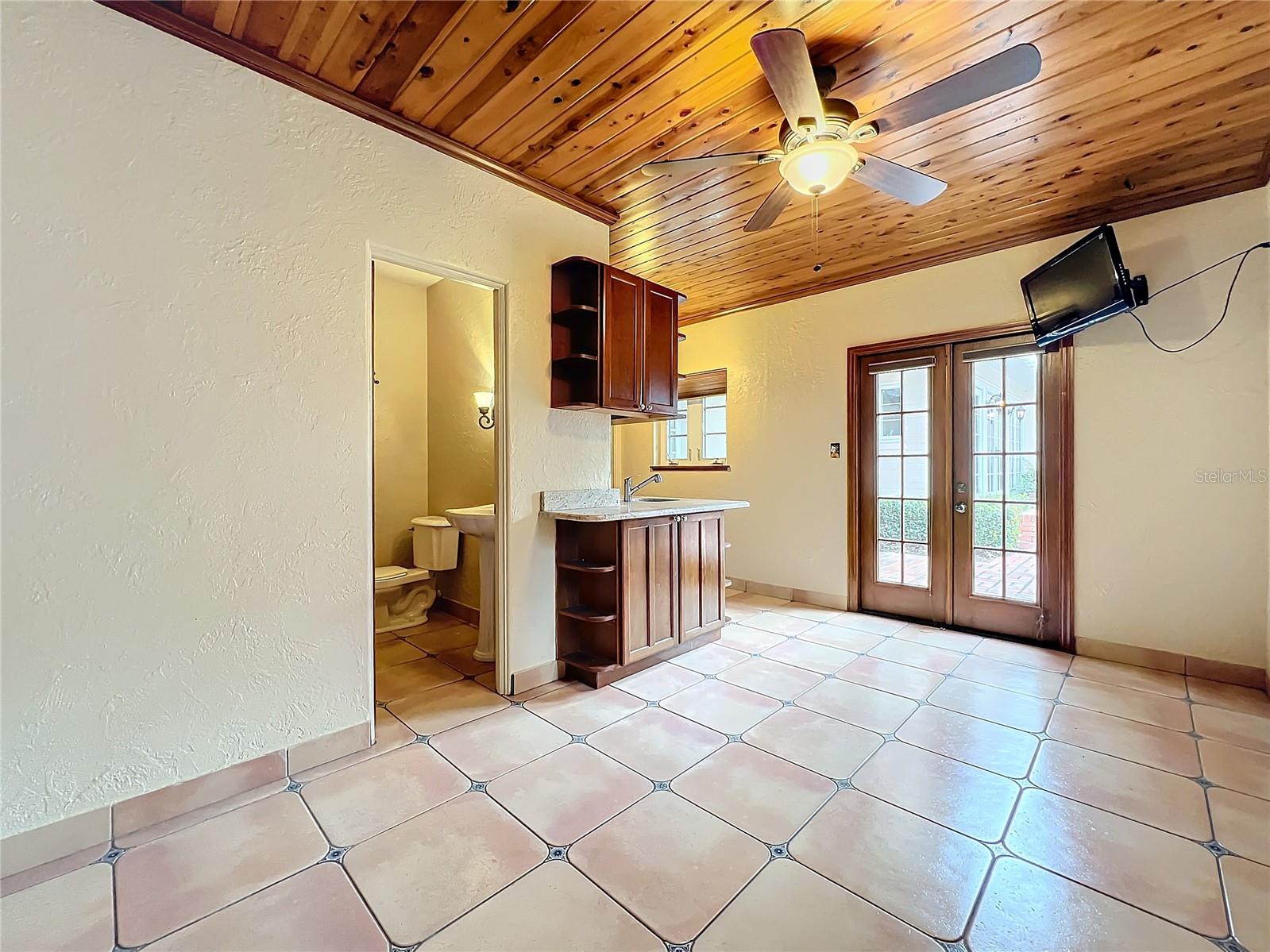 1138 OVERBROOK DR, ORLANDO, FL, 32804