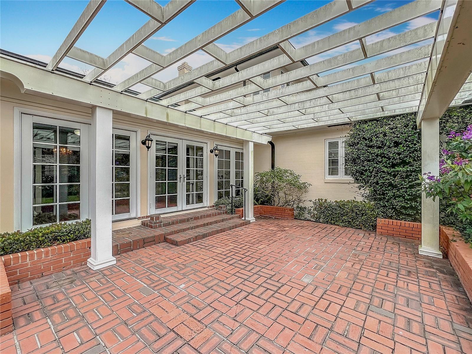 1138 OVERBROOK DR, ORLANDO, FL, 32804