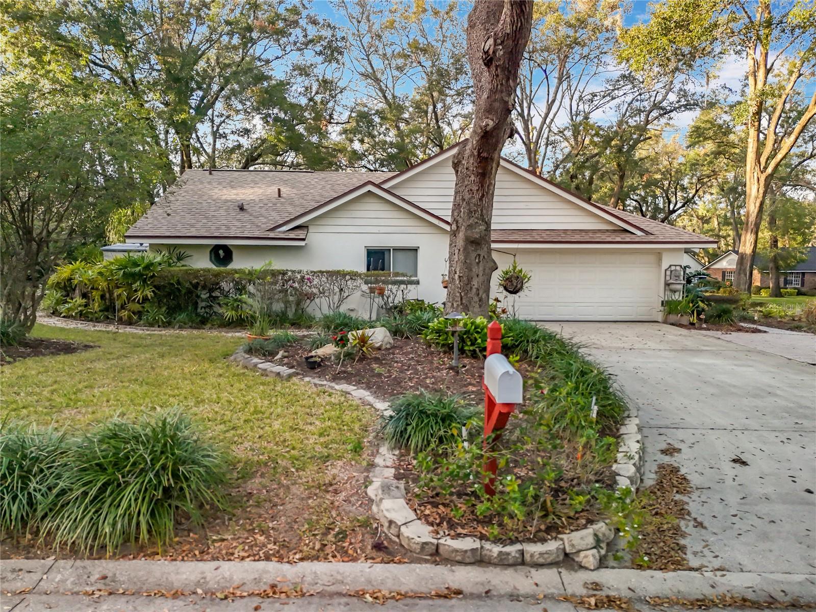 2042 EAGLES REST DR, APOPKA, FL, 32712