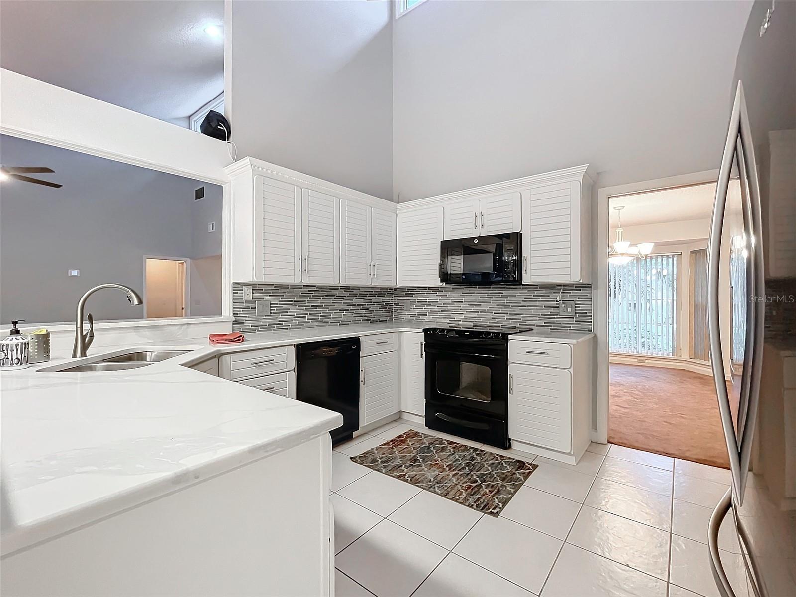 2042 EAGLES REST DR, APOPKA, FL, 32712