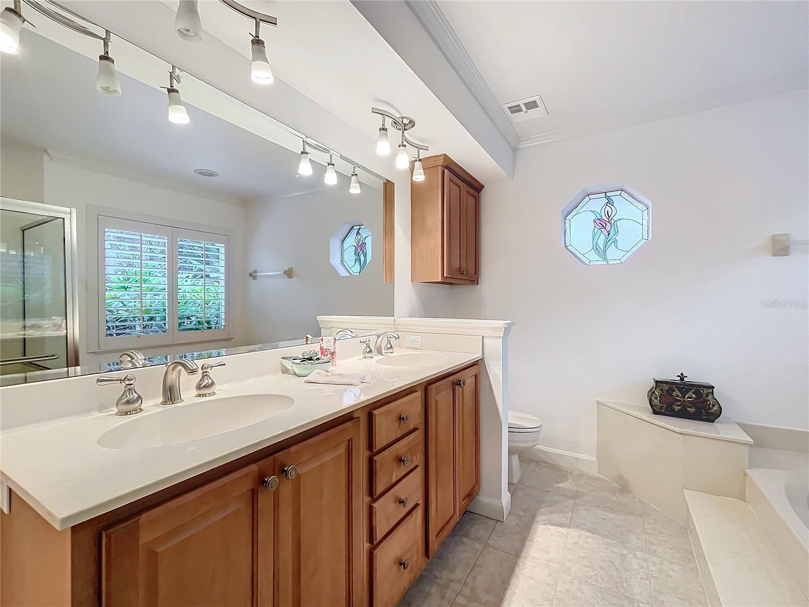 2042 EAGLES REST DR, APOPKA, FL, 32712