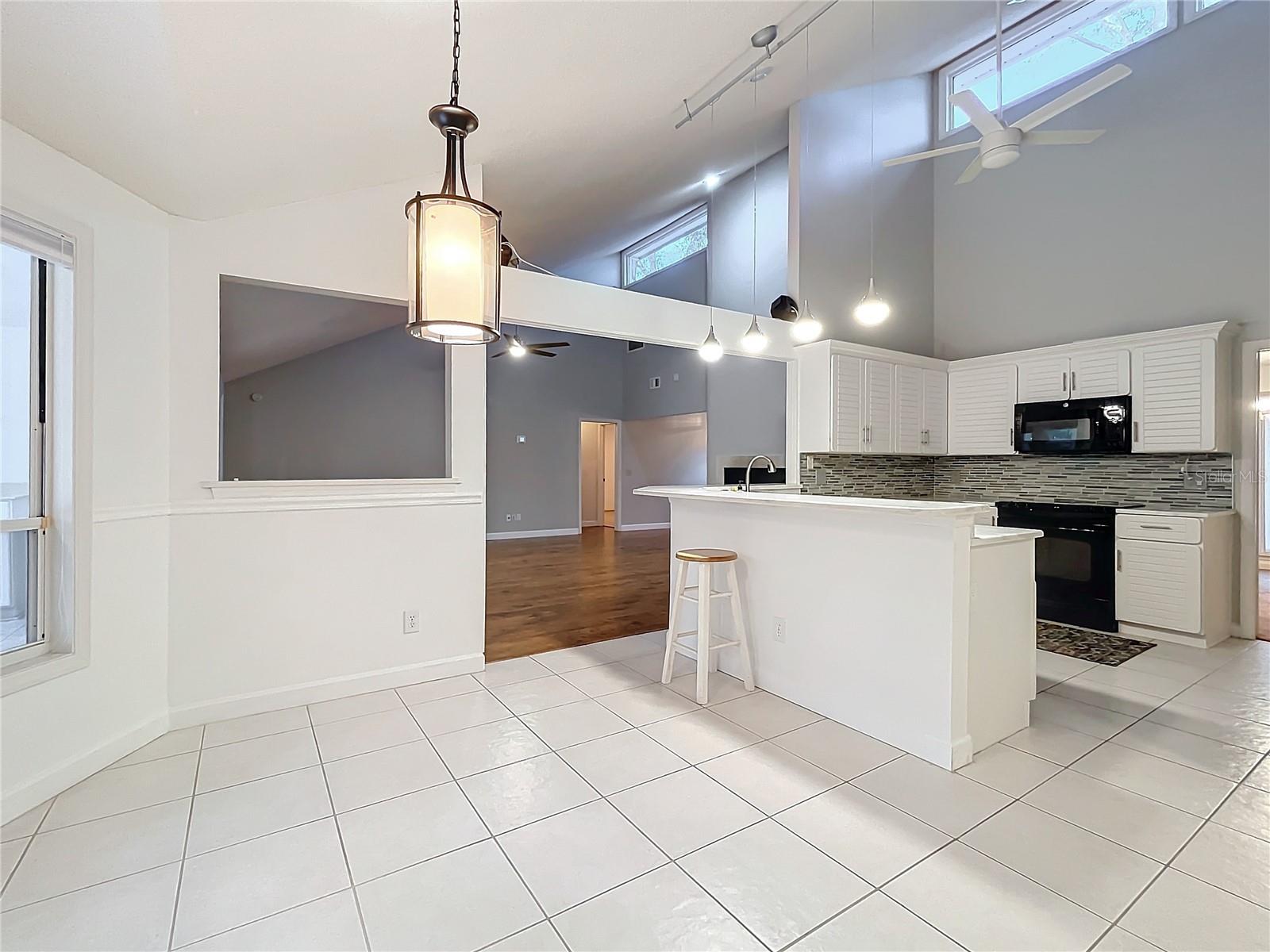 2042 EAGLES REST DR, APOPKA, FL, 32712