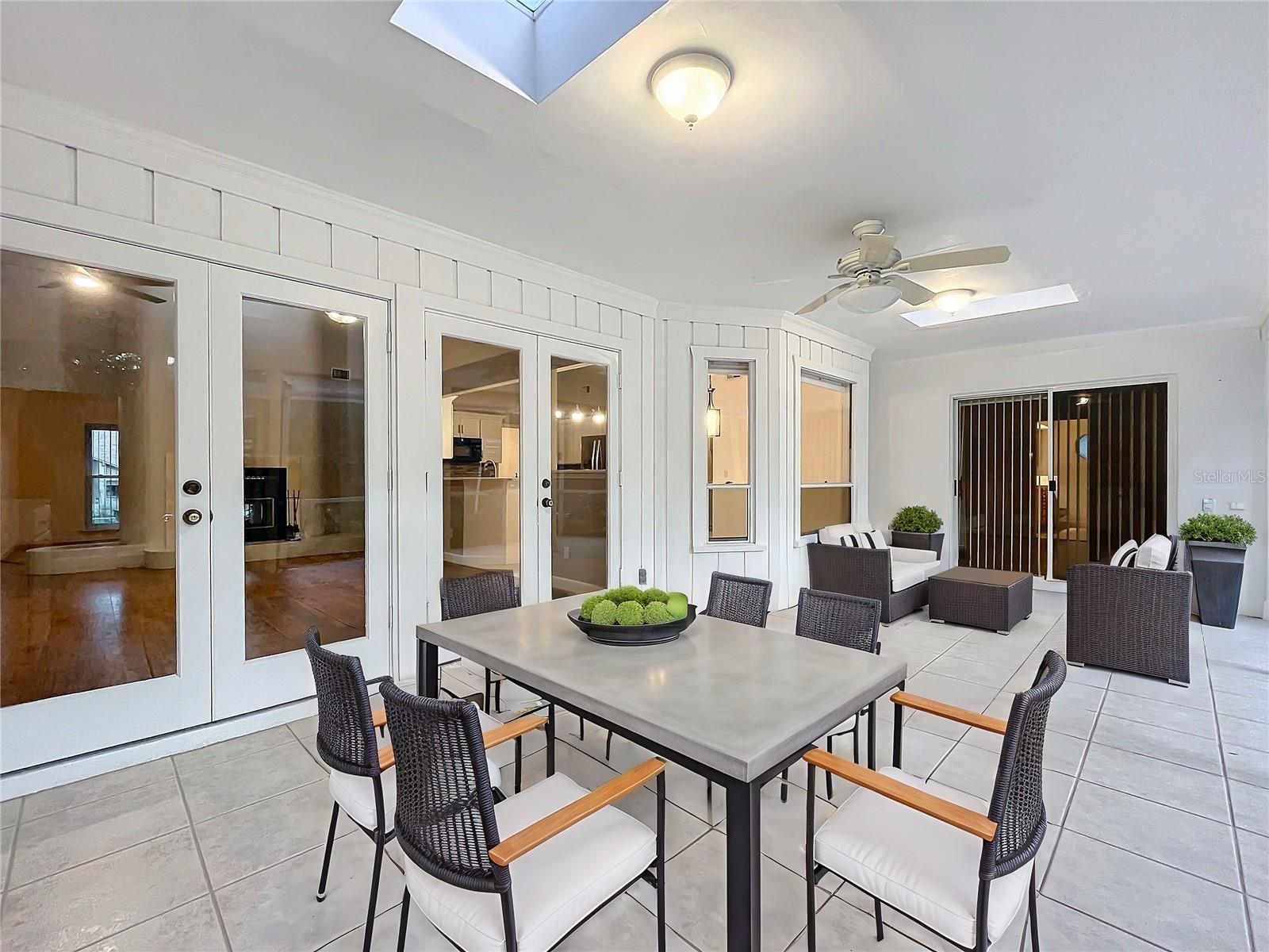 2042 EAGLES REST DR, APOPKA, FL, 32712