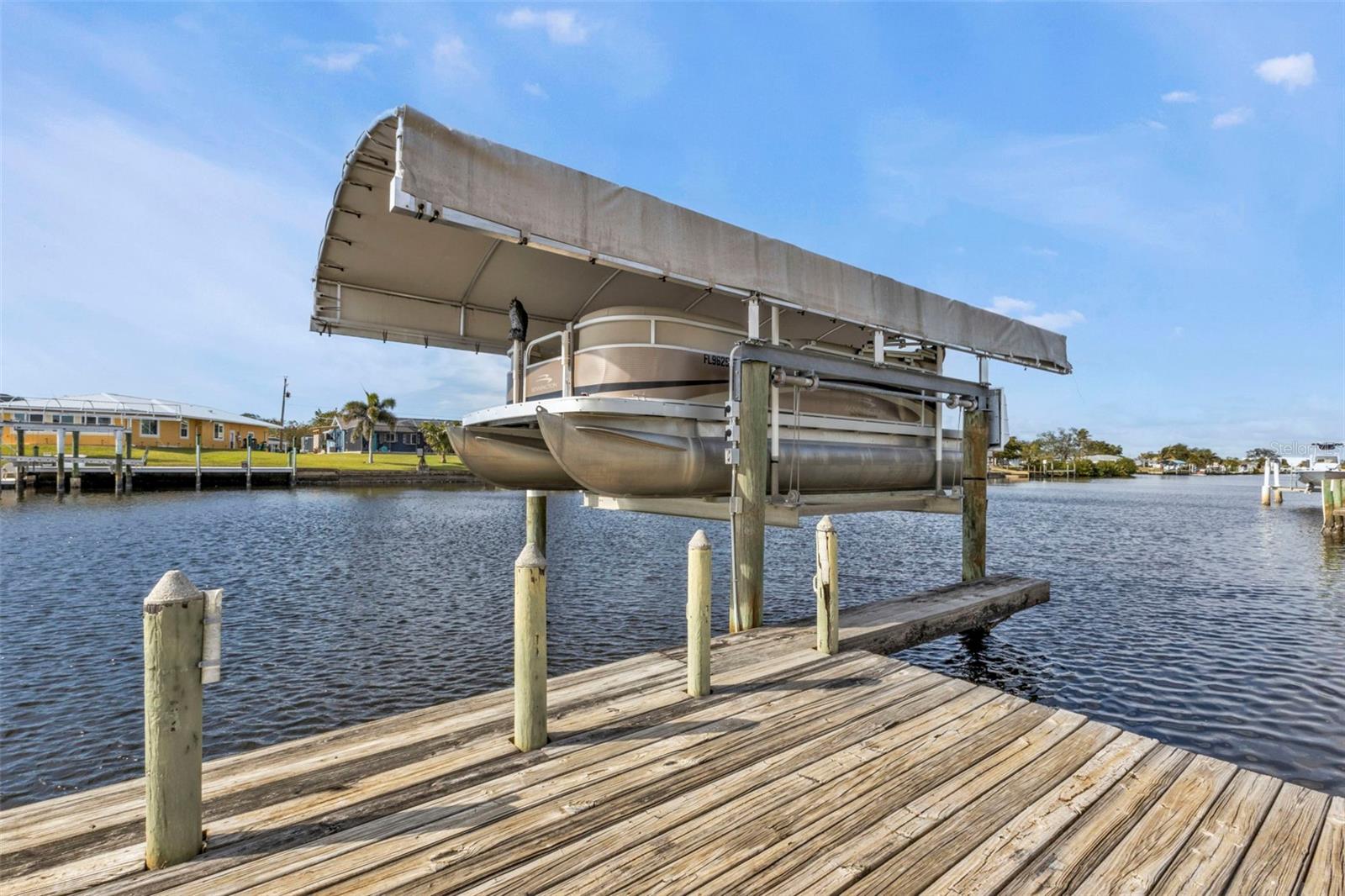 407 DUNN DR NE, PORT CHARLOTTE, FL, 33952