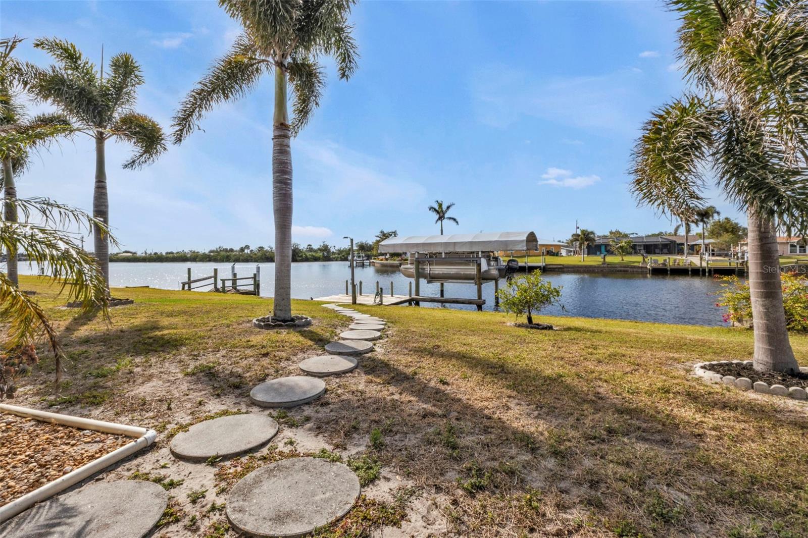 407 DUNN DR NE, PORT CHARLOTTE, FL, 33952