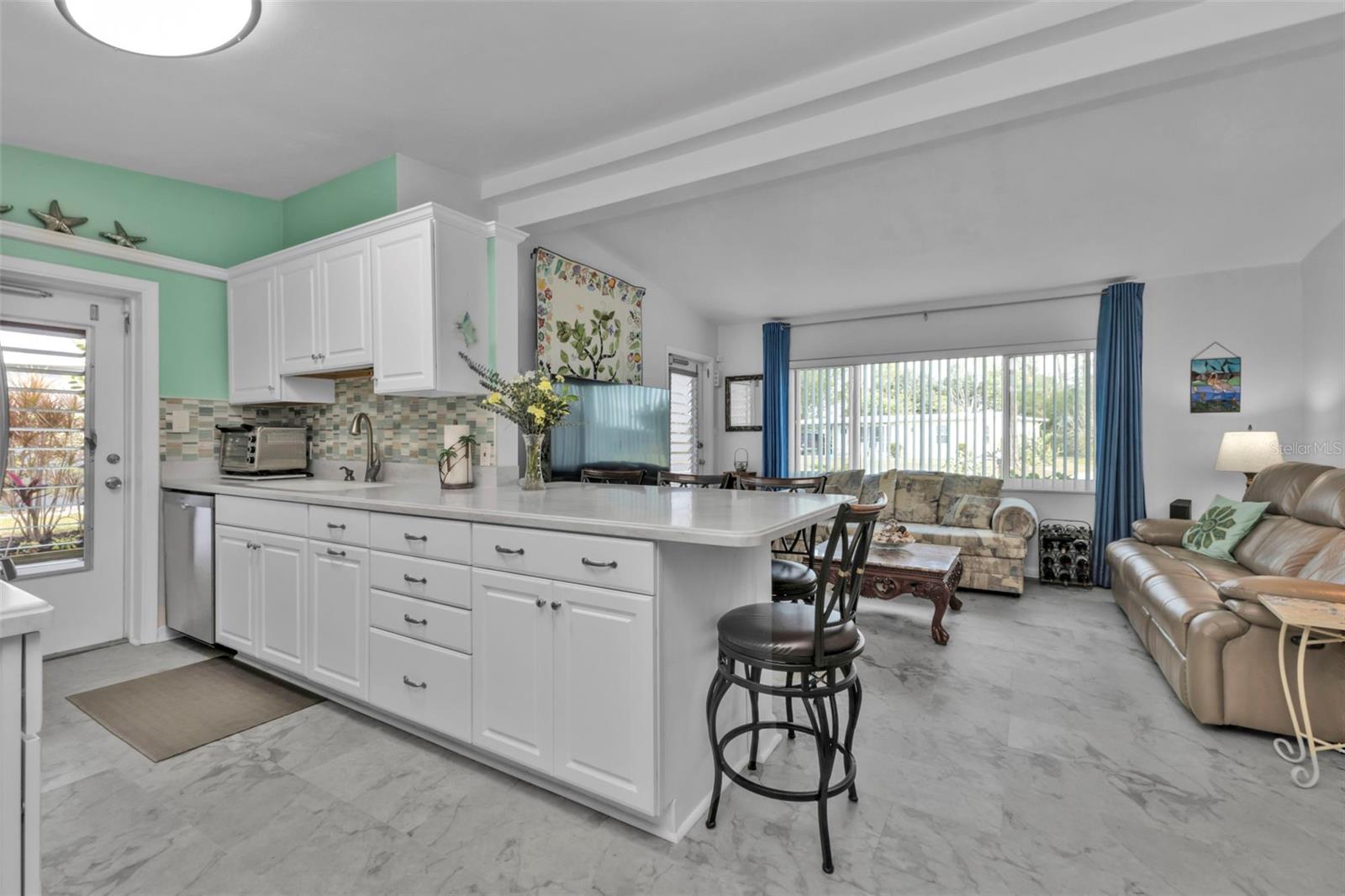 407 DUNN DR NE, PORT CHARLOTTE, FL, 33952