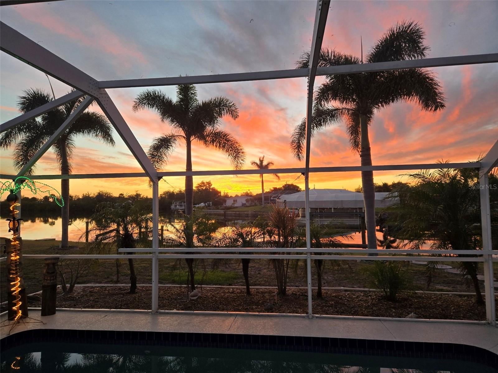 407 DUNN DR NE, PORT CHARLOTTE, FL, 33952
