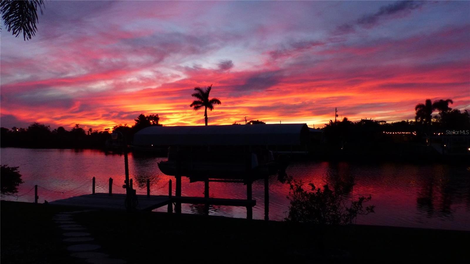 407 DUNN DR NE, PORT CHARLOTTE, FL, 33952