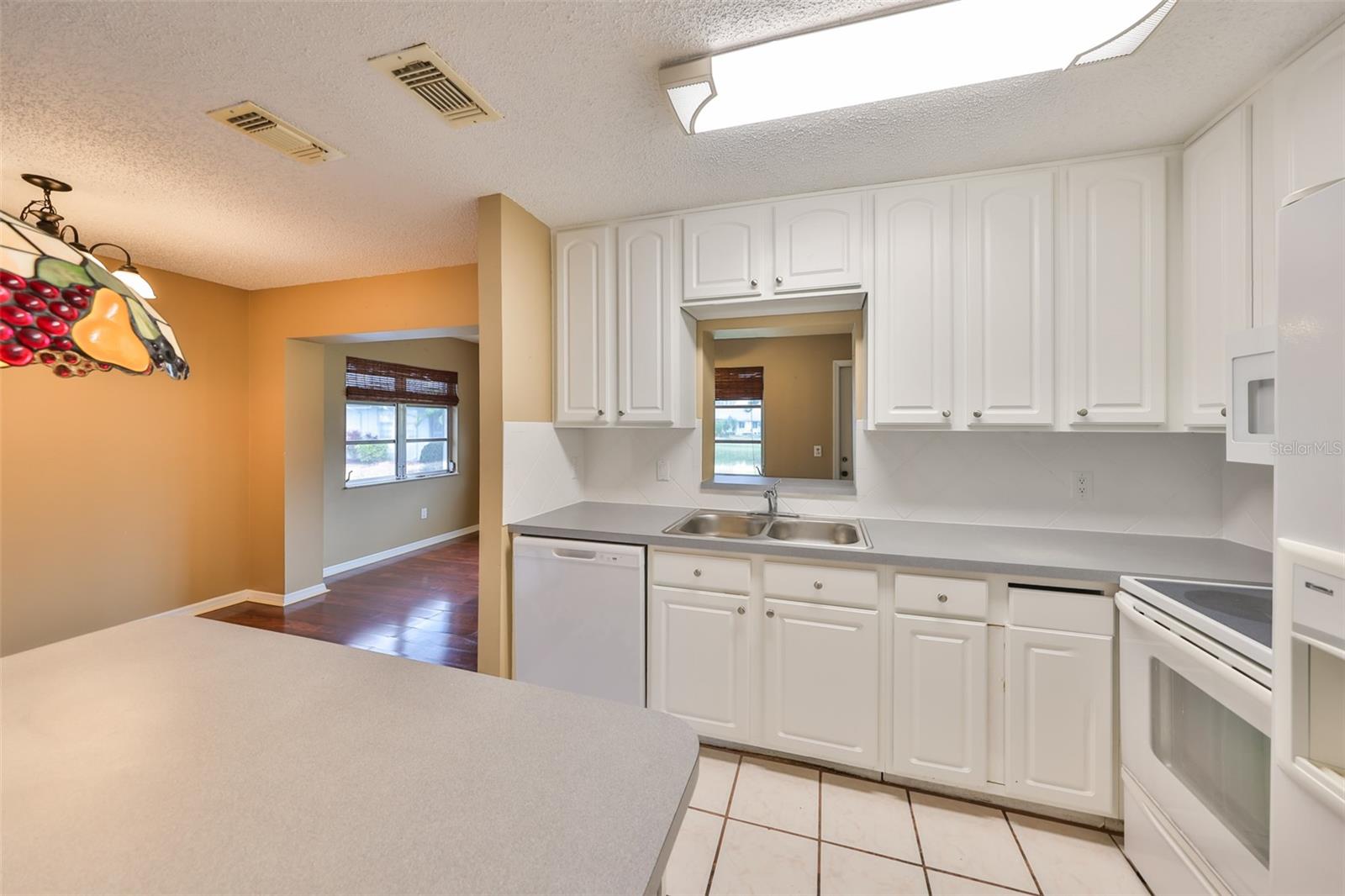 210 GLOUCESTER BLVD, SUN CITY CENTER, FL, 33573