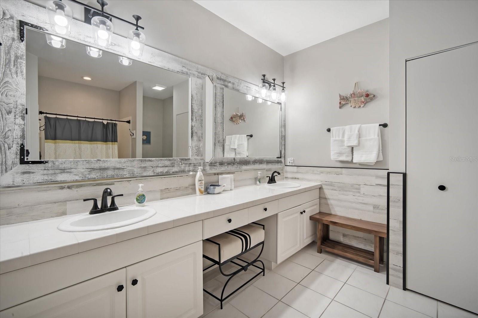 1021 99TH ST NW, BRADENTON, FL, 34209