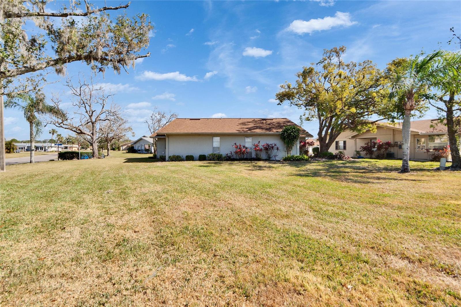 302 FRIAR CT #B, SUN CITY CENTER, FL, 33573