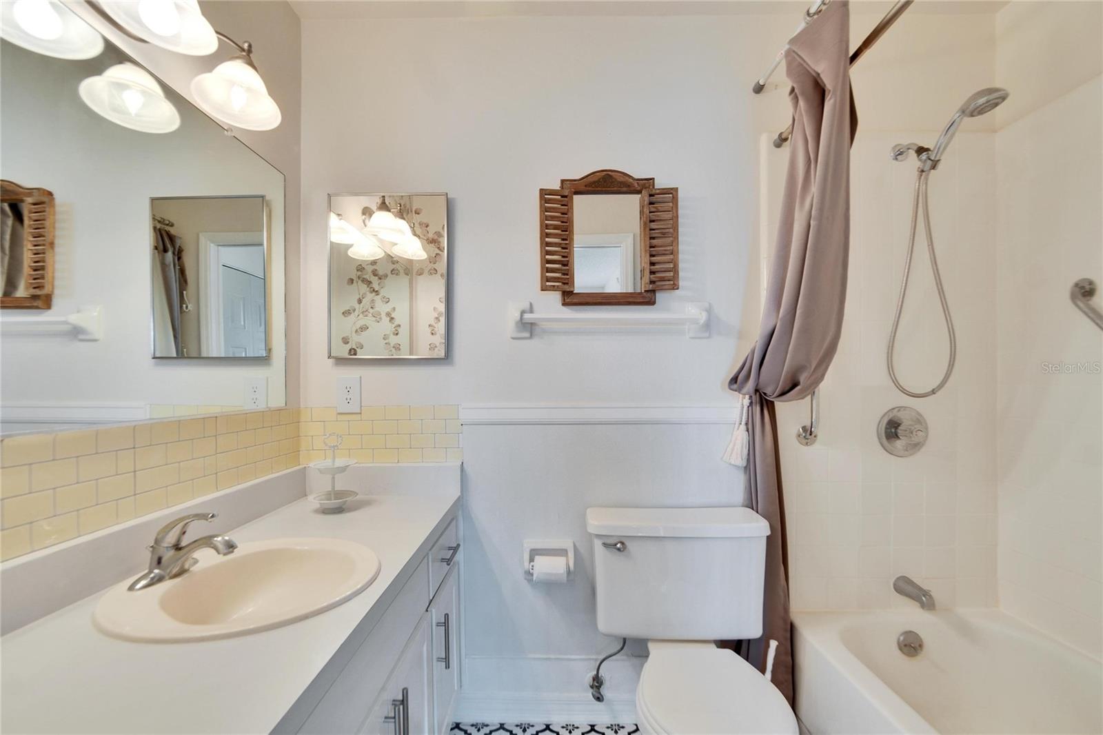 302 FRIAR CT #B, SUN CITY CENTER, FL, 33573
