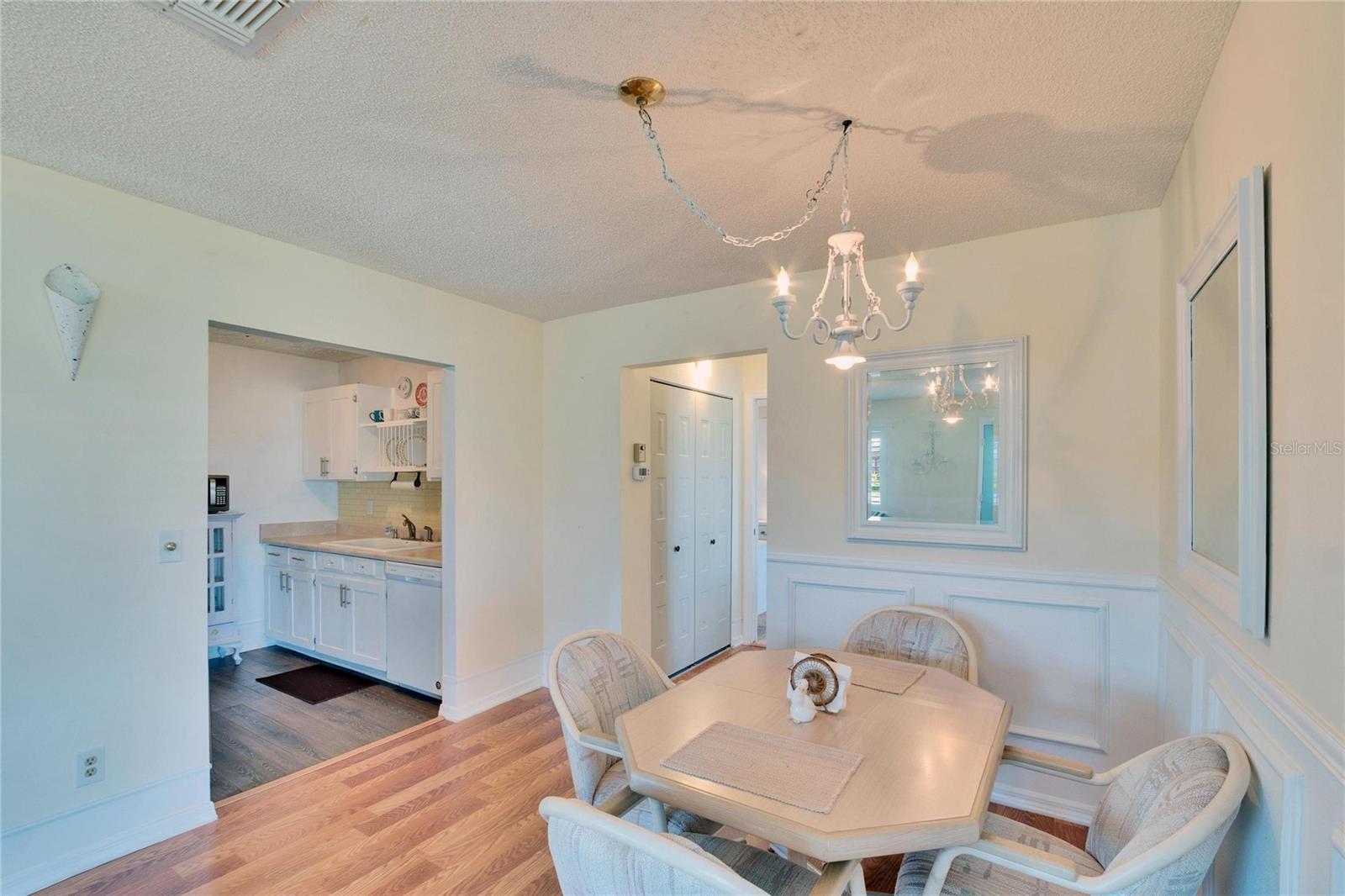 302 FRIAR CT #B, SUN CITY CENTER, FL, 33573