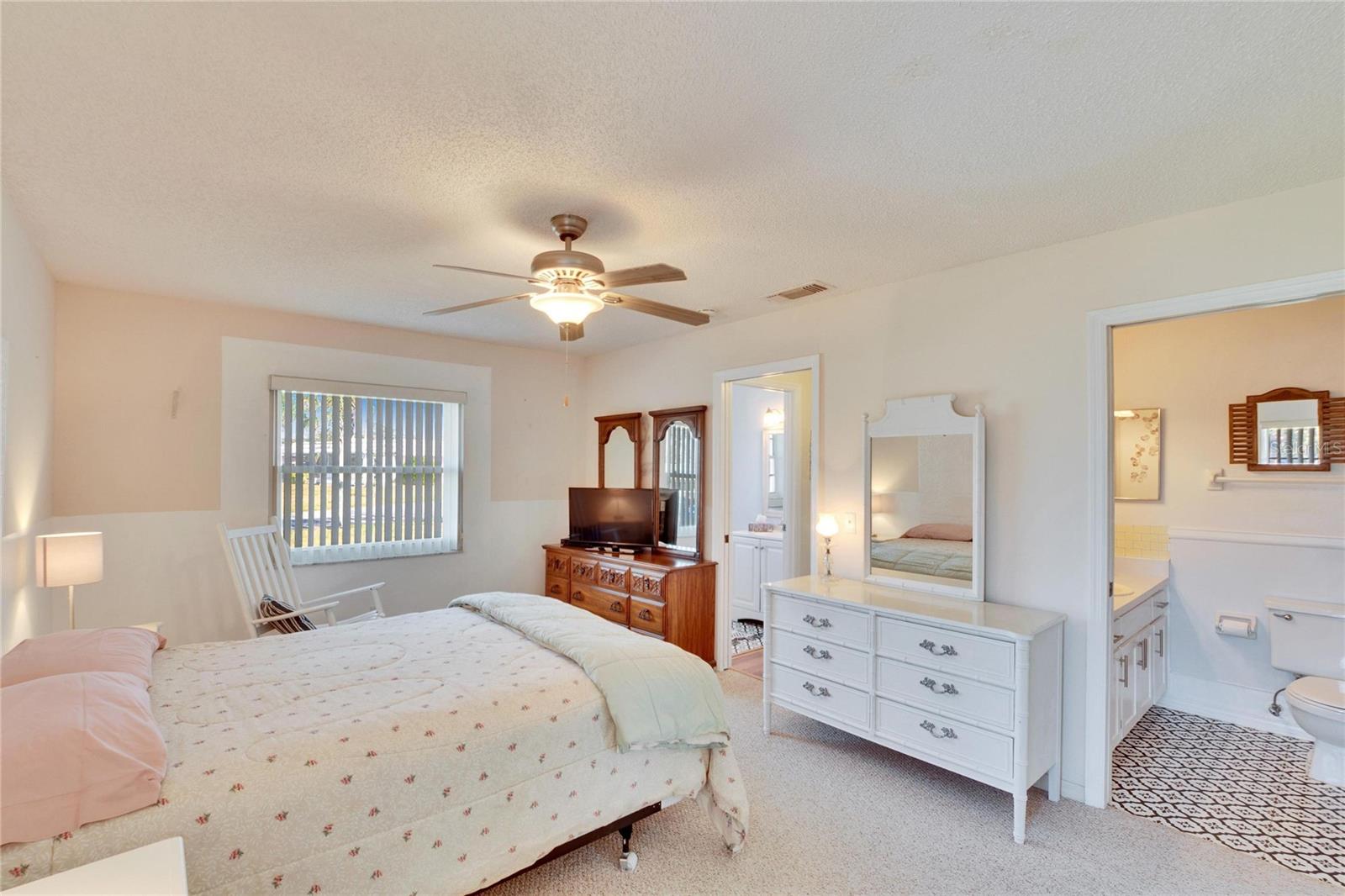 302 FRIAR CT #B, SUN CITY CENTER, FL, 33573