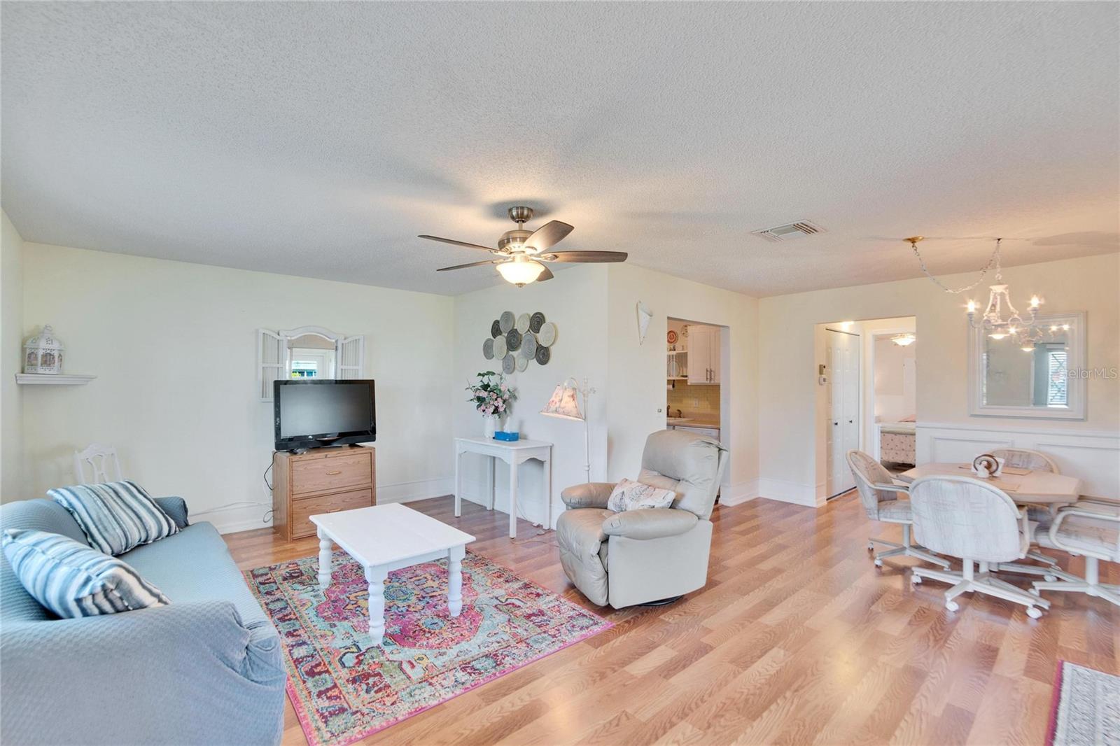 302 FRIAR CT #B, SUN CITY CENTER, FL, 33573