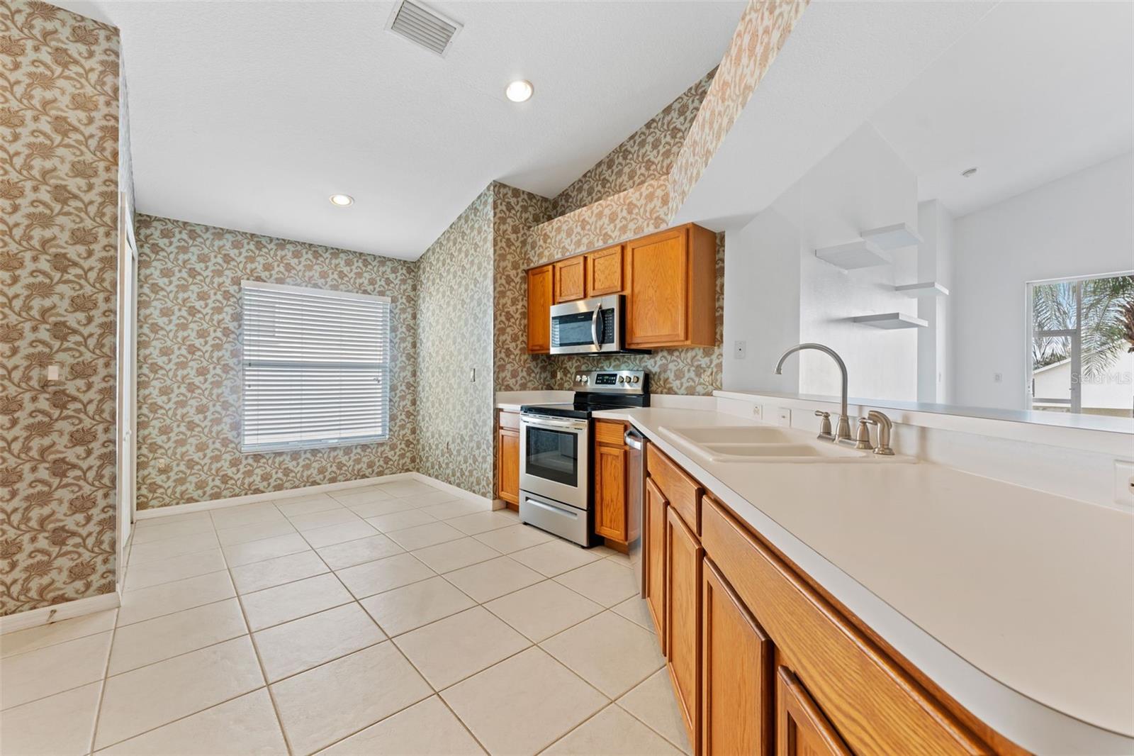 7524 MOUNT LAUREL DR, ZEPHYRHILLS, FL, 33540