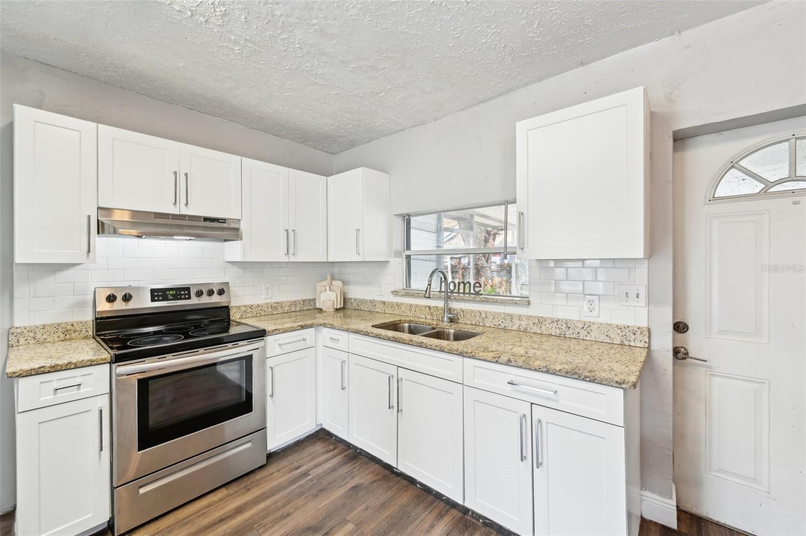 609 10TH AVE E, BRADENTON, FL, 34208