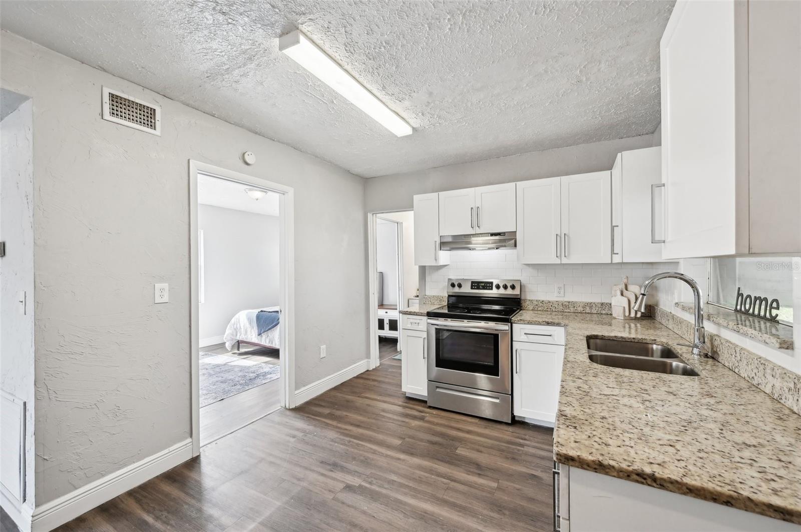609 10TH AVE E, BRADENTON, FL, 34208