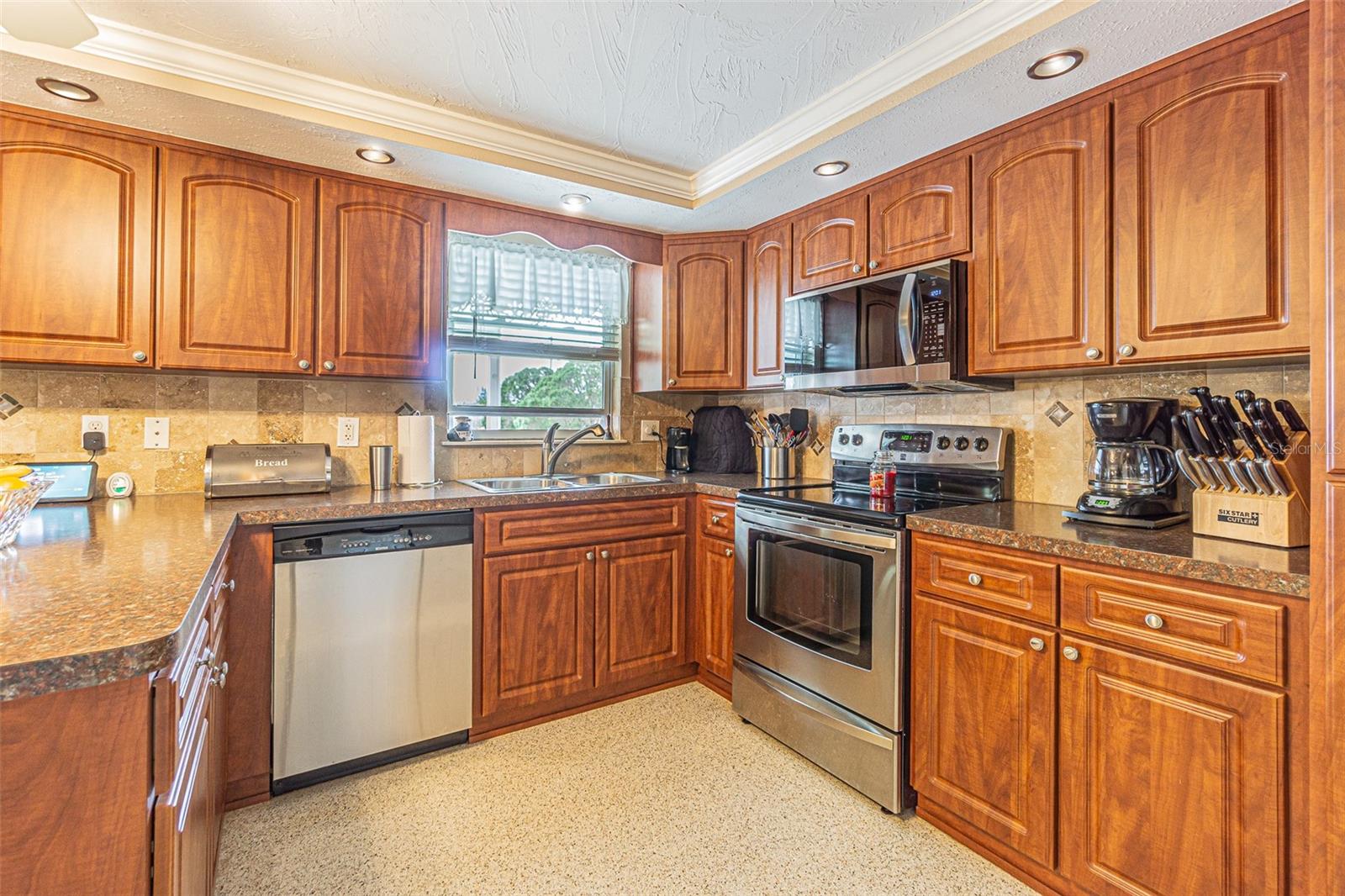 5040 VICTORIA LN, HOLIDAY, FL, 34690