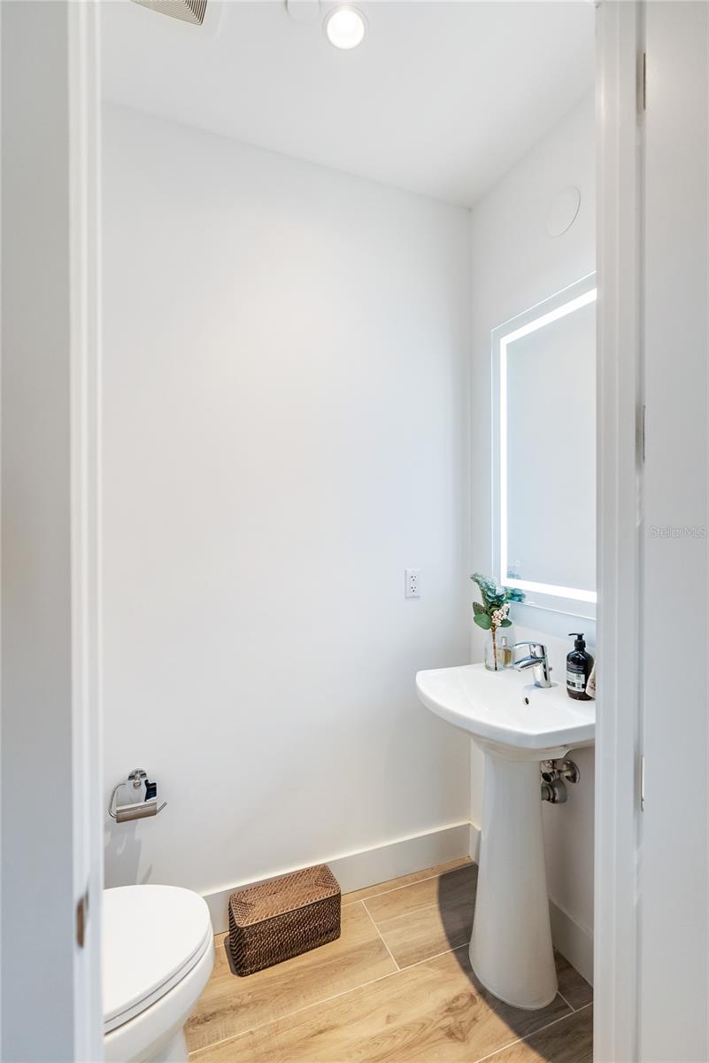 111 S PINEAPPLE AVE #607, SARASOTA, FL, 34236