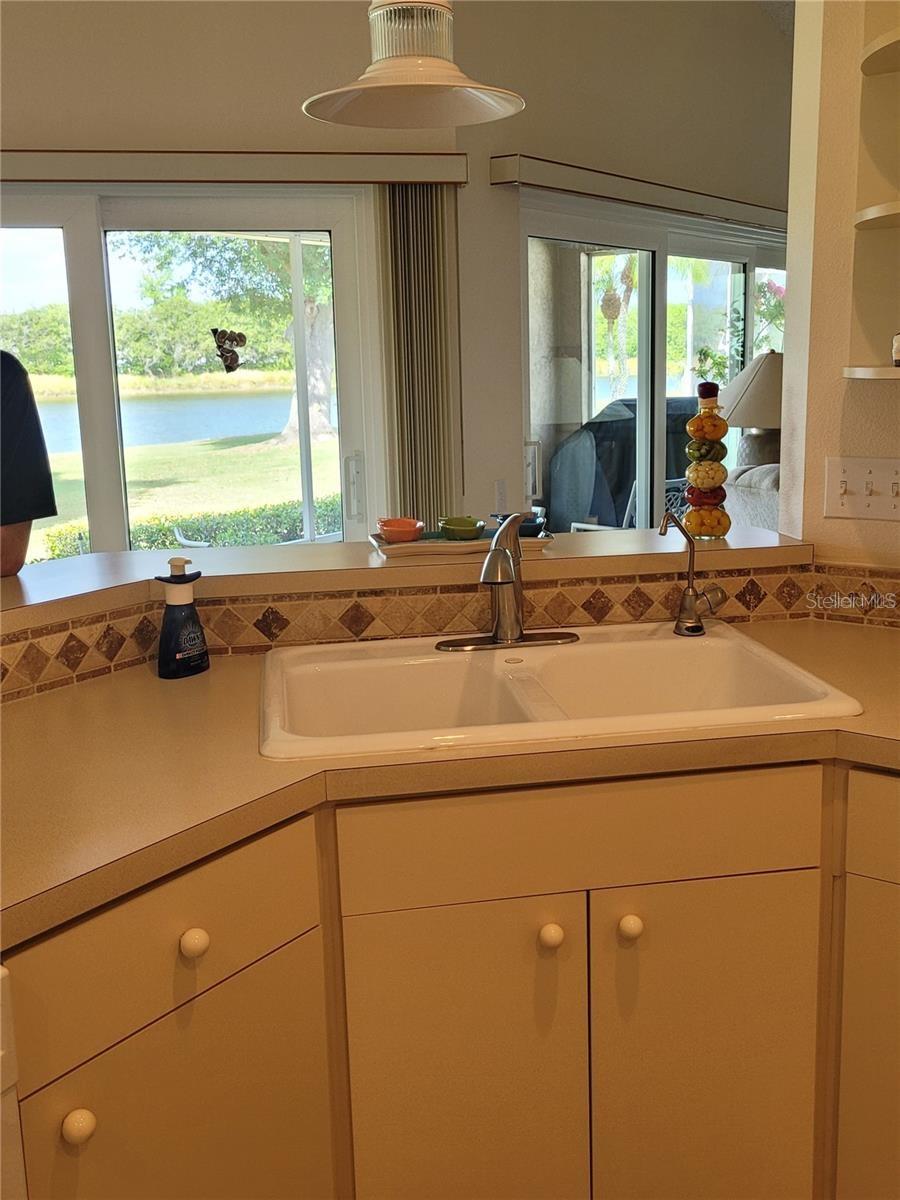 2439 E DEL WEBB BLVD, SUN CITY CENTER, FL, 33573