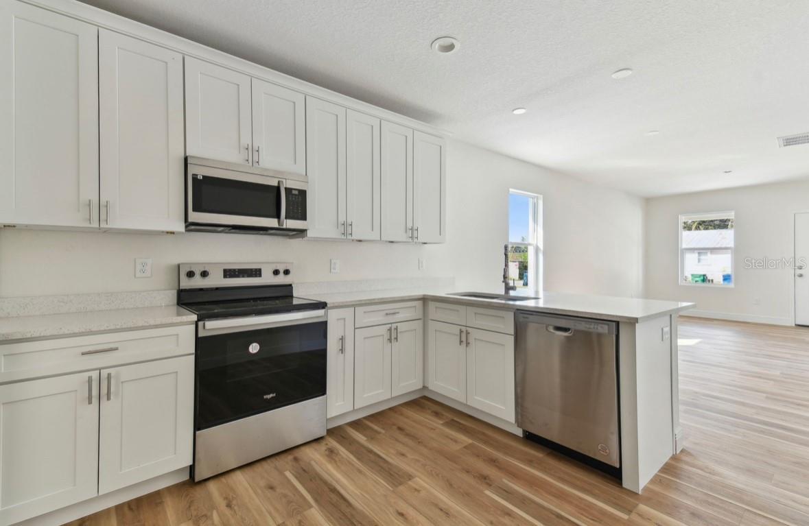 703 E WOOD ST, TAMPA, FL, 33604