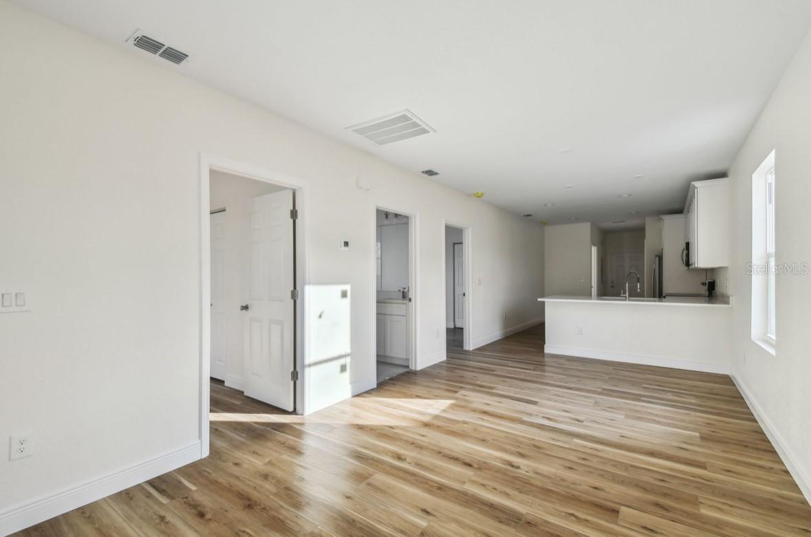 703 E WOOD ST, TAMPA, FL, 33604