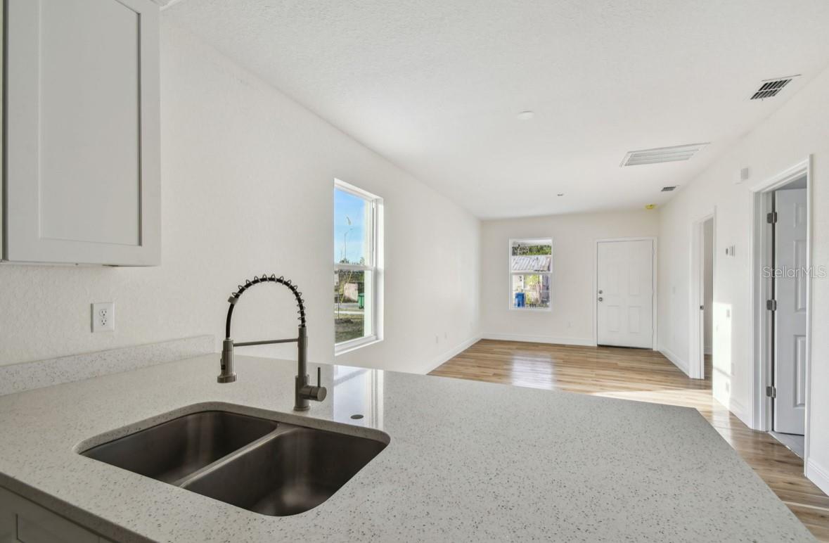 703 E WOOD ST, TAMPA, FL, 33604