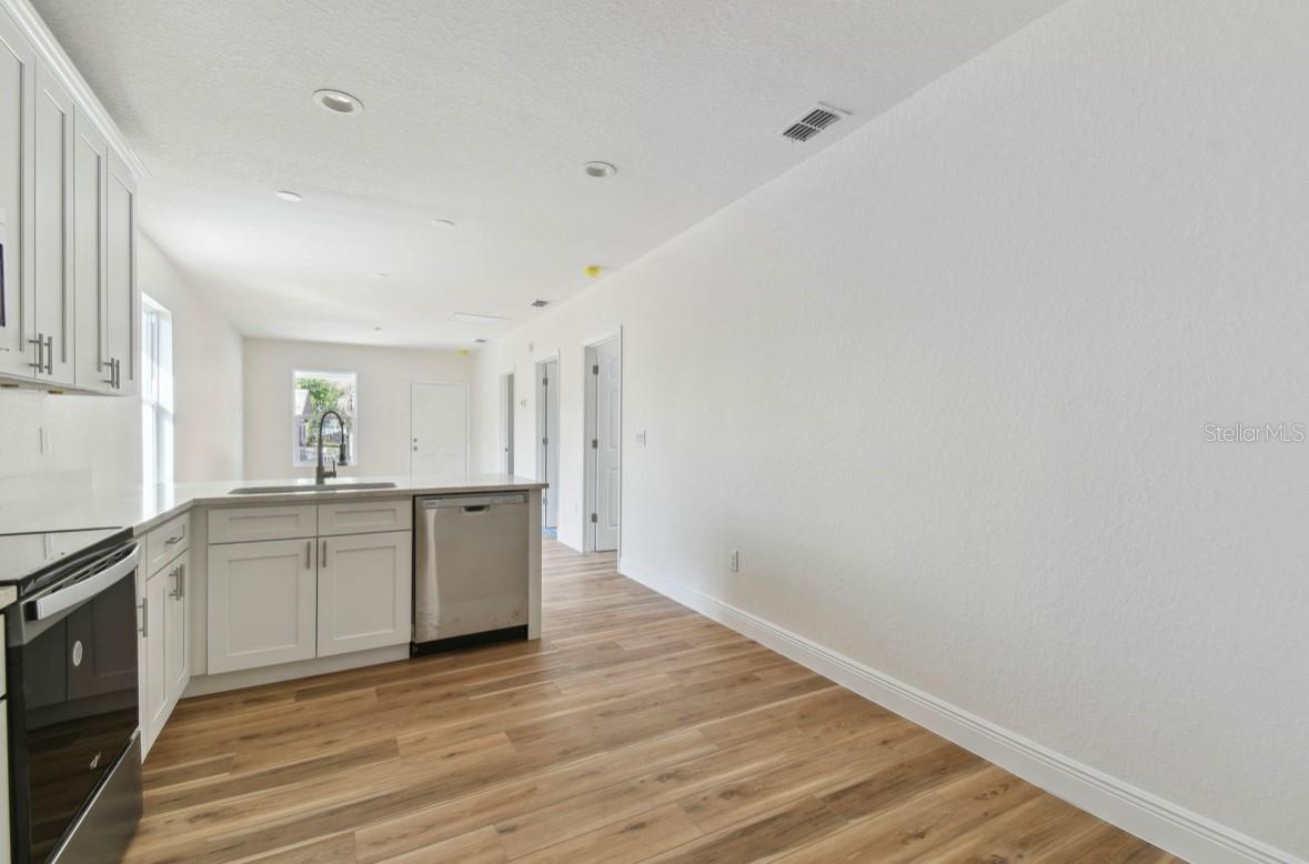 703 E WOOD ST, TAMPA, FL, 33604