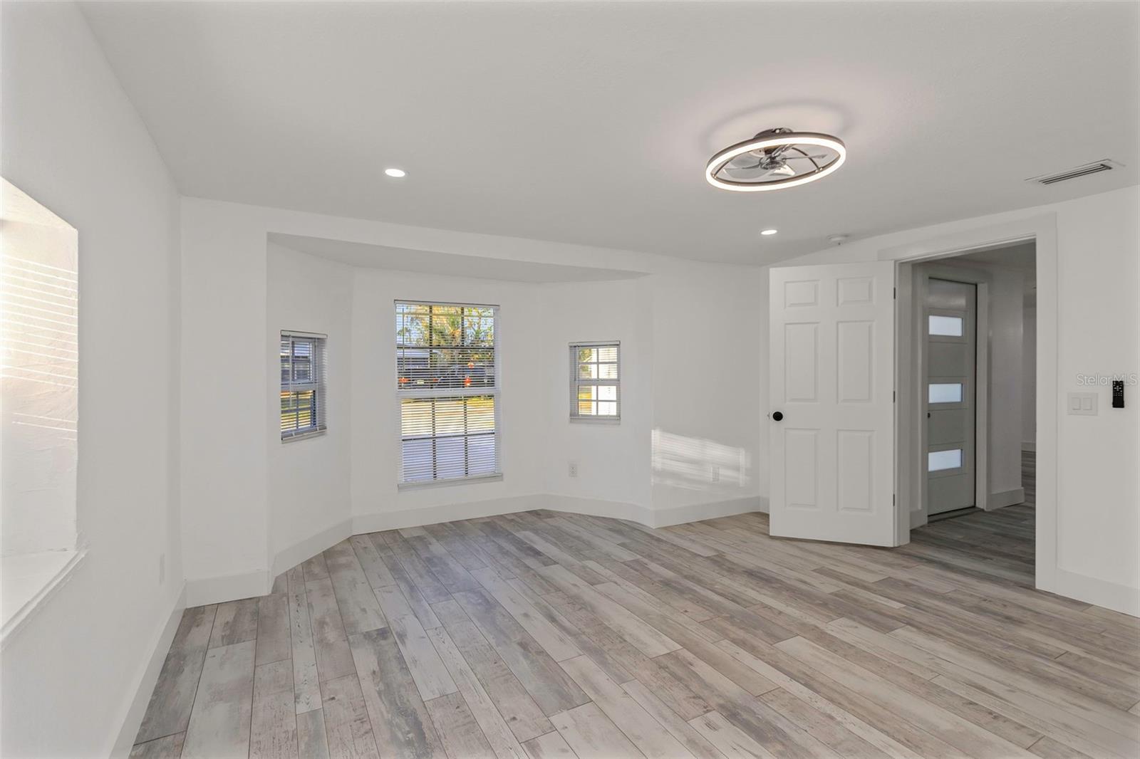 6136 56TH AVE N, ST PETERSBURG, FL, 33709
