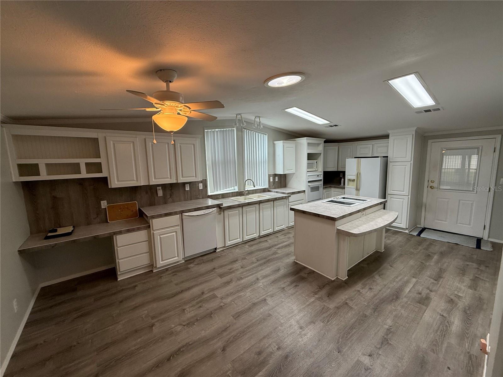 37729 NEUKOM AVE, ZEPHYRHILLS, FL, 33541
