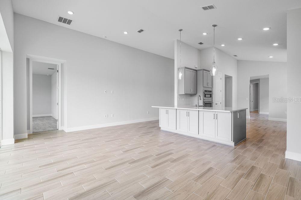 2 GEOSAM DR, PALM COAST, FL, 32137