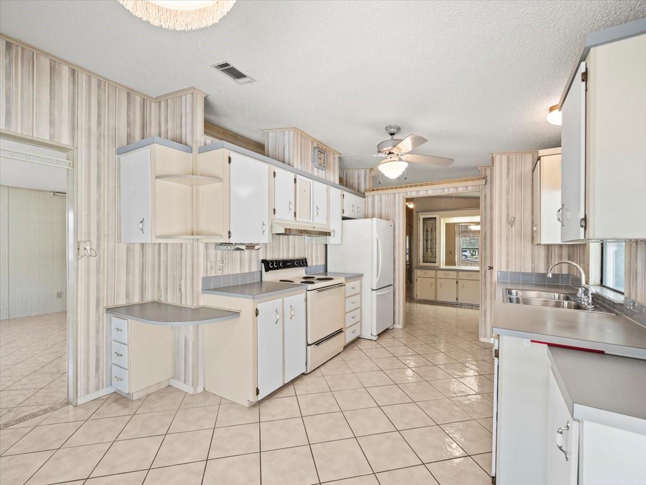 62 PELICAN DR S, OLDSMAR, FL, 34677