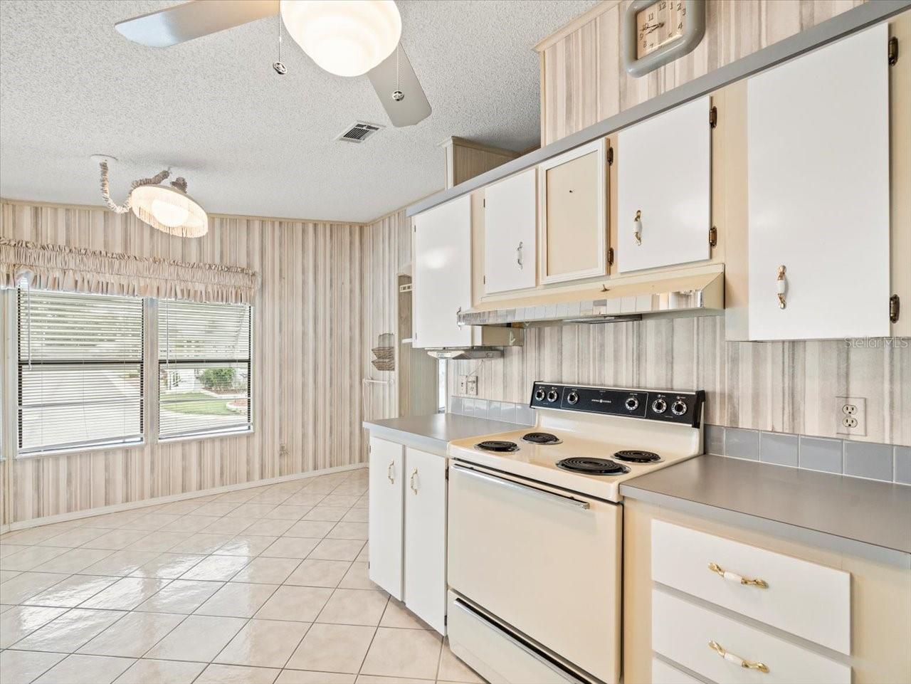 62 PELICAN DR S, OLDSMAR, FL, 34677