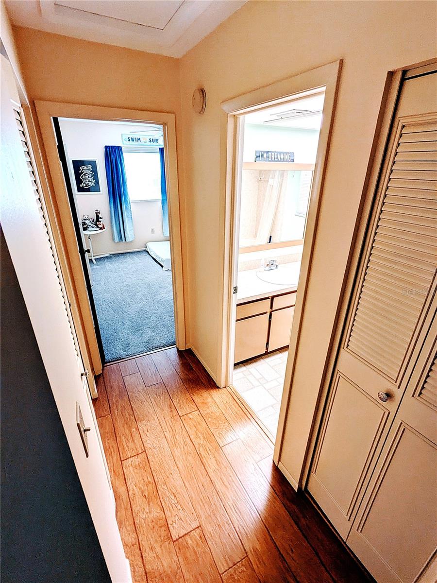 802 GATEWAY LN, TAMPA, FL, 33613