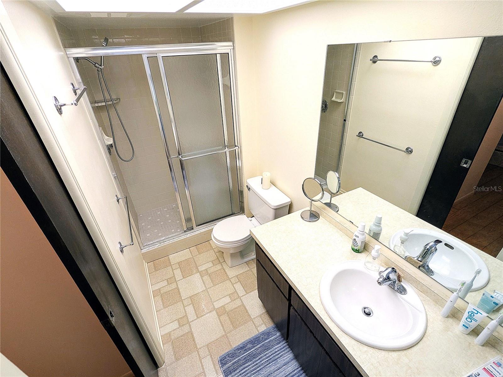 802 GATEWAY LN, TAMPA, FL, 33613