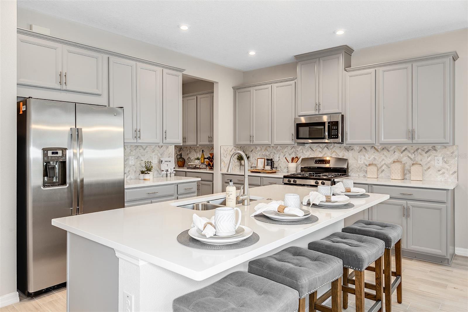 1988 LONGLINER LOOP, WESLEY CHAPEL, FL, 33543