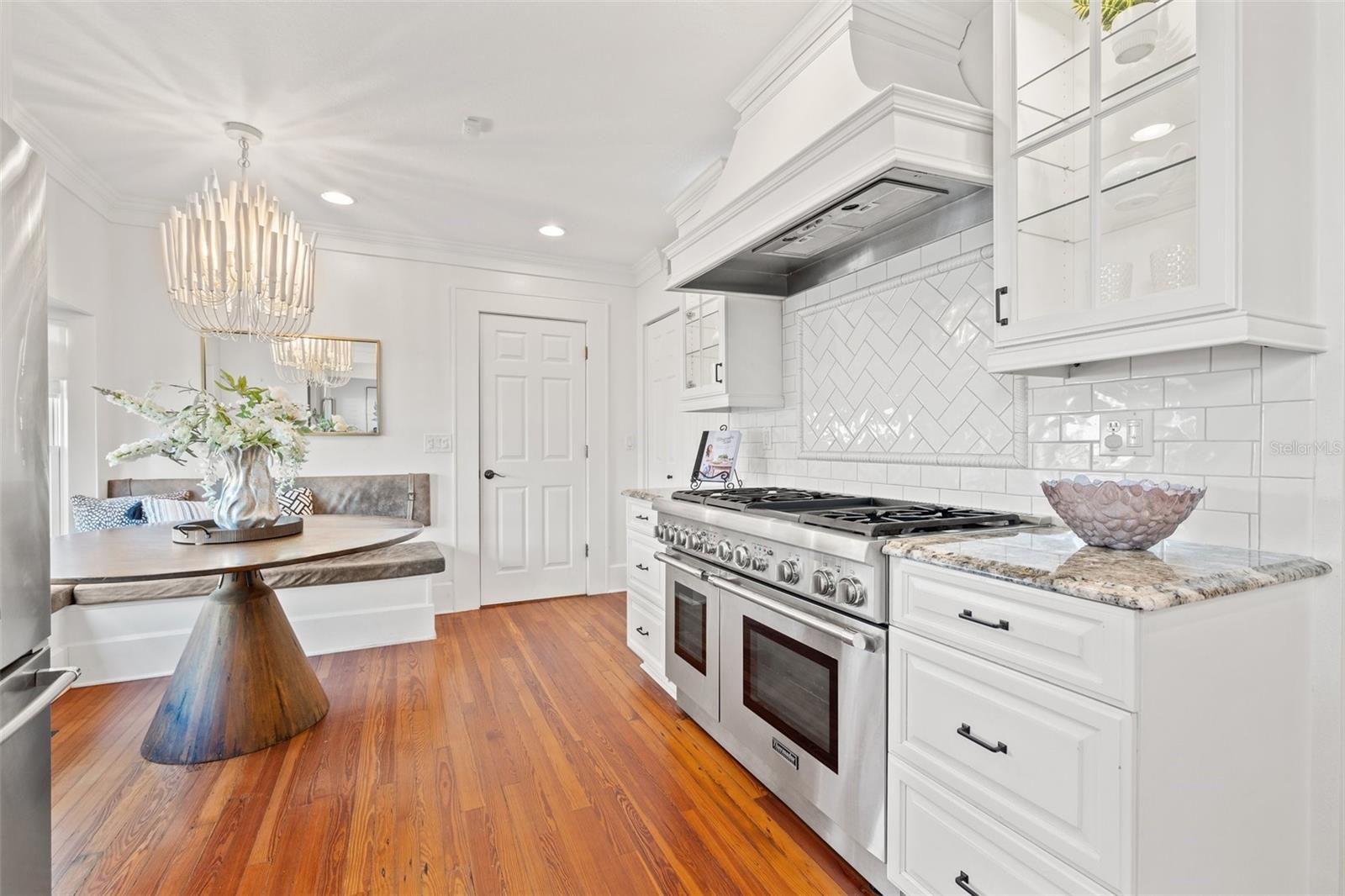 425 20TH AVE NE, ST PETERSBURG, FL, 33704