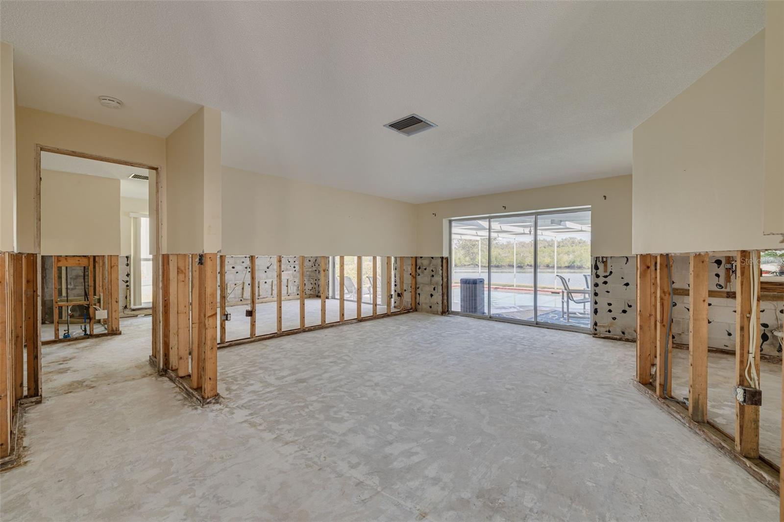 1944 ARVIS CIR E, CLEARWATER, FL, 33764