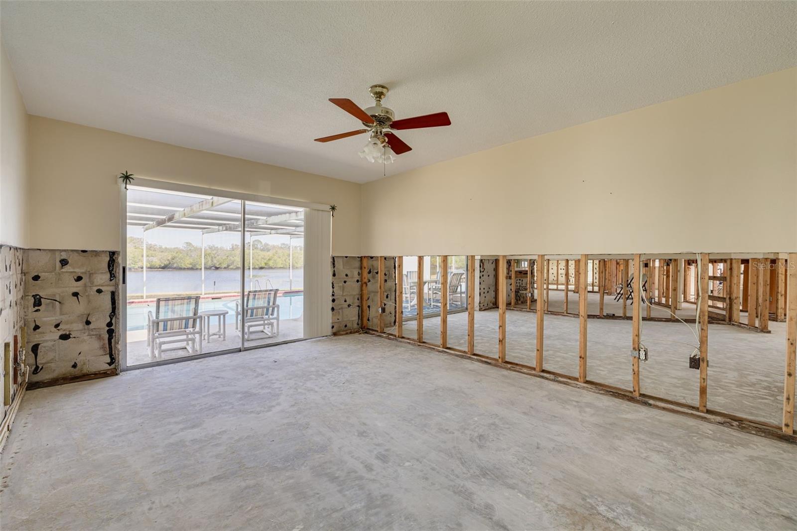 1944 ARVIS CIR E, CLEARWATER, FL, 33764