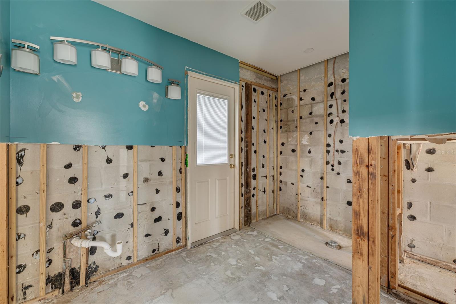 1944 ARVIS CIR E, CLEARWATER, FL, 33764