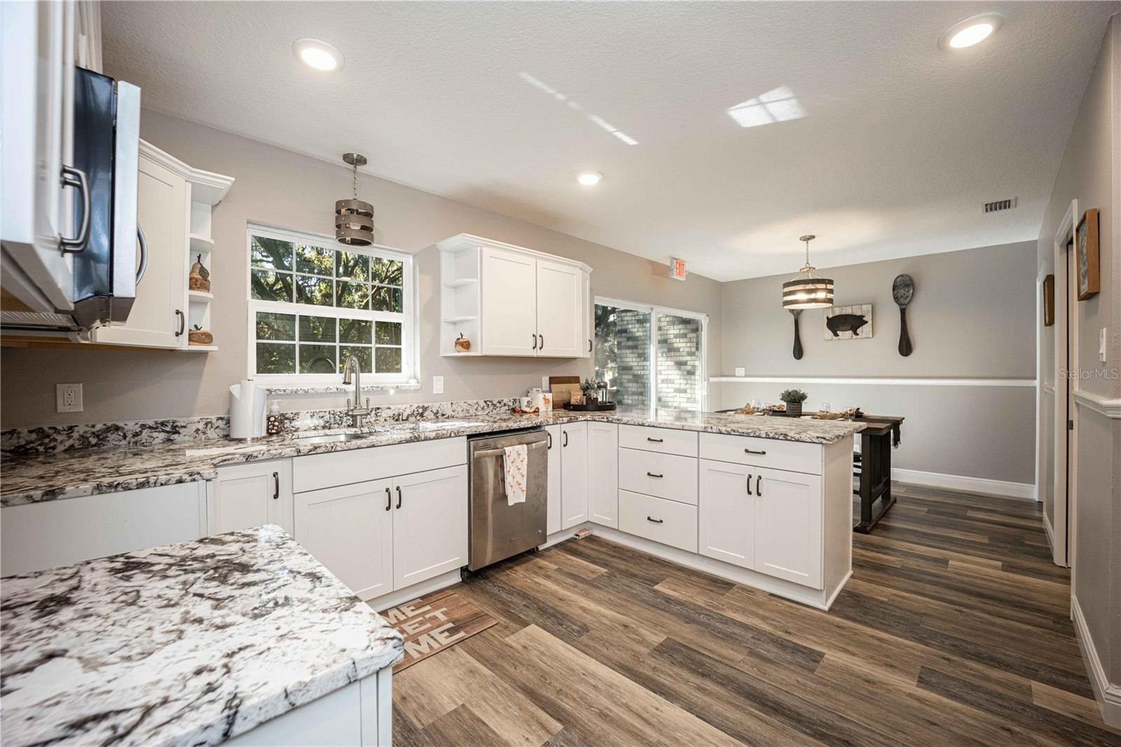 900 CLEVELAND AVE, WILDWOOD, FL, 34785