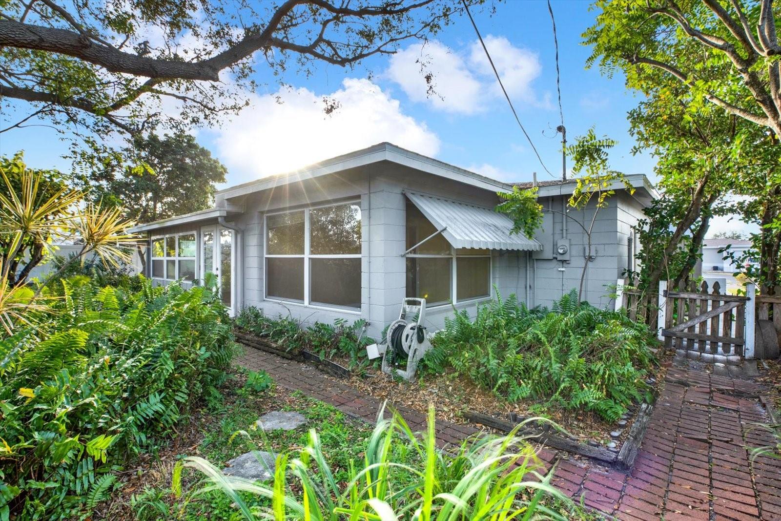 5971 52ND AVE N, KENNETH CITY, FL, 33709