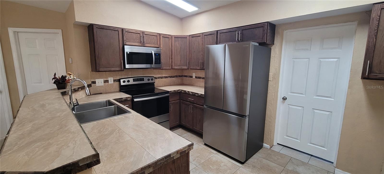 231 W CORNELIUS CIR, SARASOTA, FL, 34232