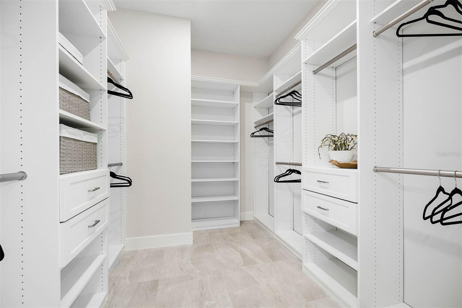 2300 FORMOSA AVE, ORLANDO, FL, 32804